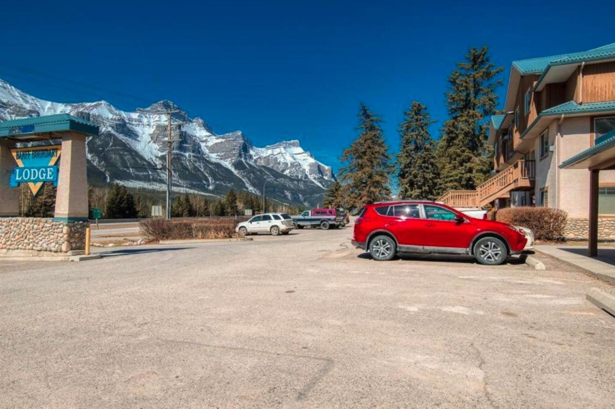 B212 Hot Tub, Ac X3, Parking, 2 Min To Banff Gate Apartment Canmore Exterior foto