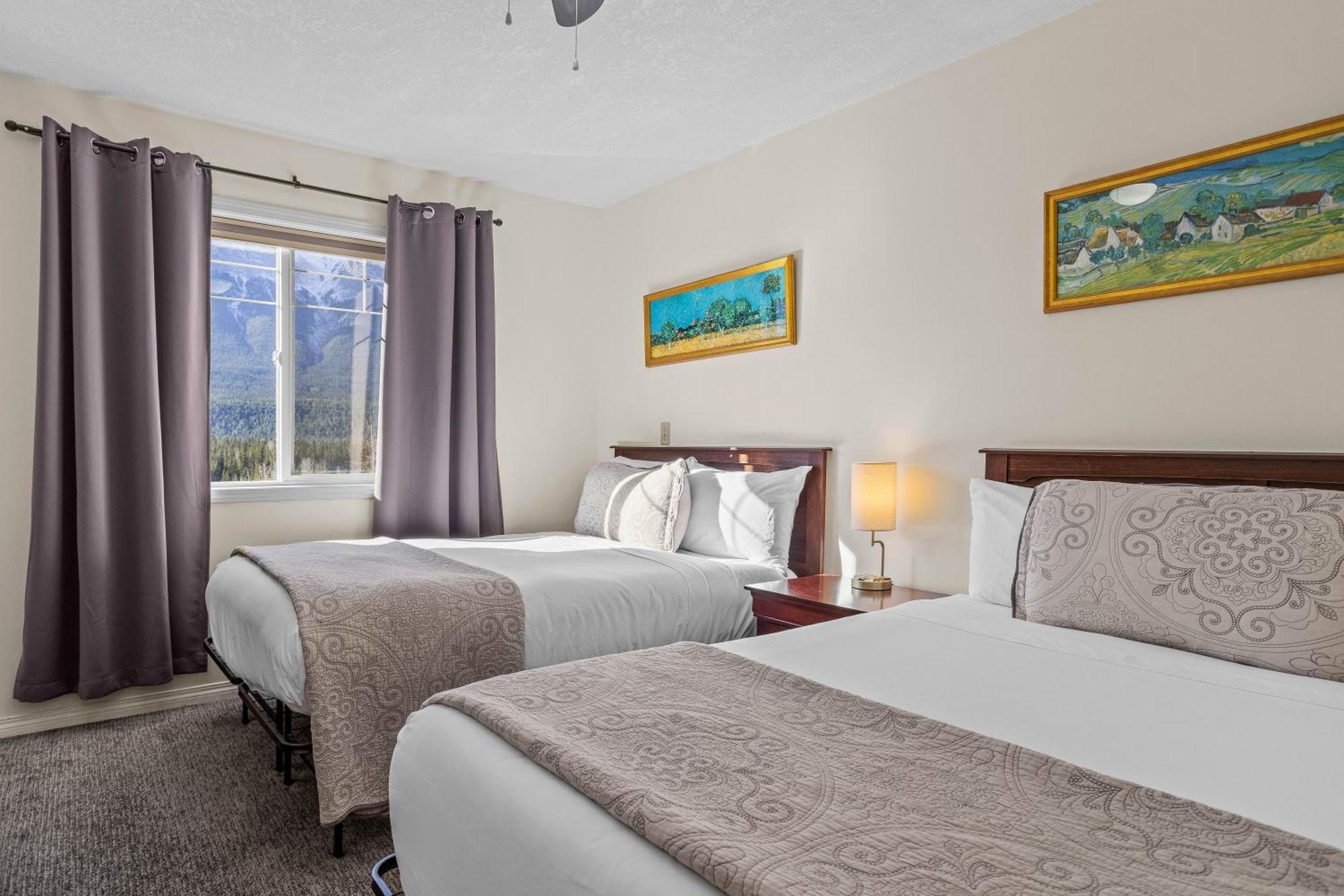 B212 Hot Tub, Ac X3, Parking, 2 Min To Banff Gate Apartment Canmore Exterior foto