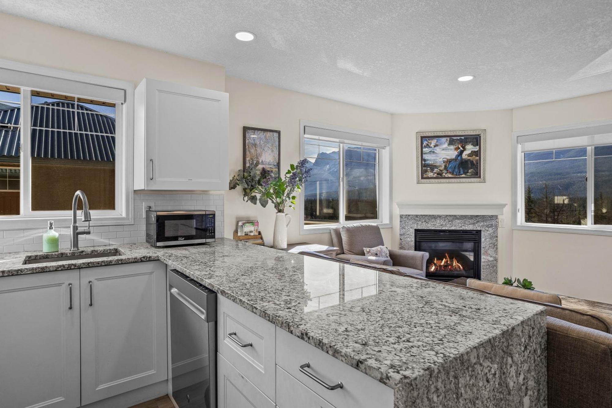 B212 Hot Tub, Ac X3, Parking, 2 Min To Banff Gate Apartment Canmore Exterior foto