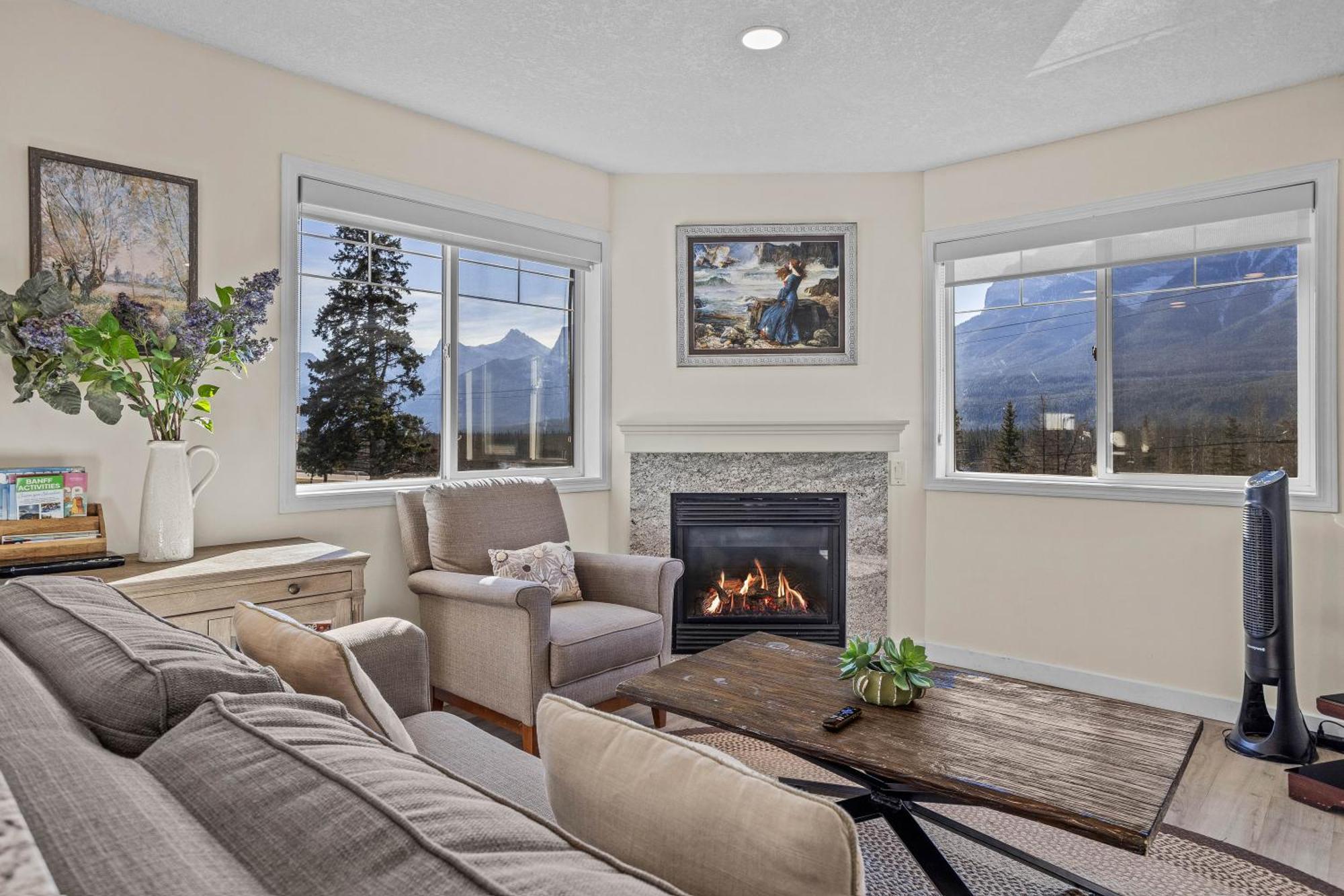 B212 Hot Tub, Ac X3, Parking, 2 Min To Banff Gate Apartment Canmore Exterior foto
